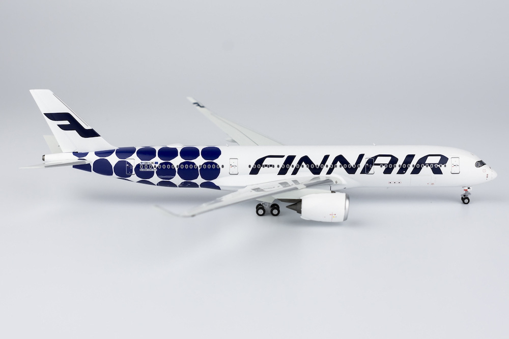    Airbus A350-900 "Marimekko Kivet"