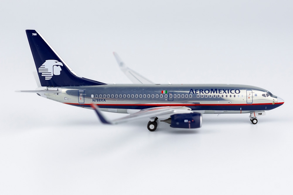    Boeing 737-700