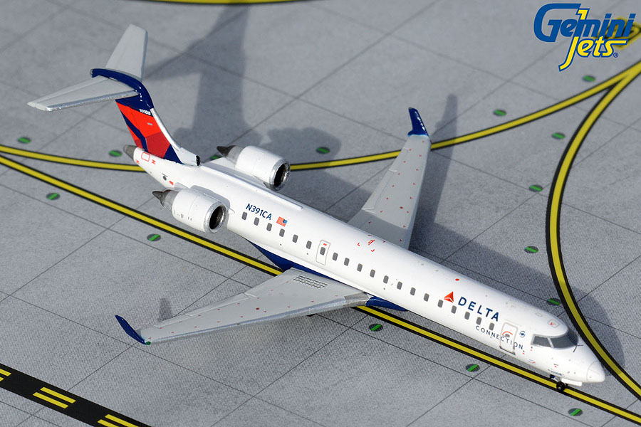 Модель самолета  Bombardier CRJ-700