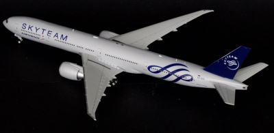 Модель самолета Boeing 777-300ER "Skyteam" Модель самолета Boeing 777-300ER "Skyteam"