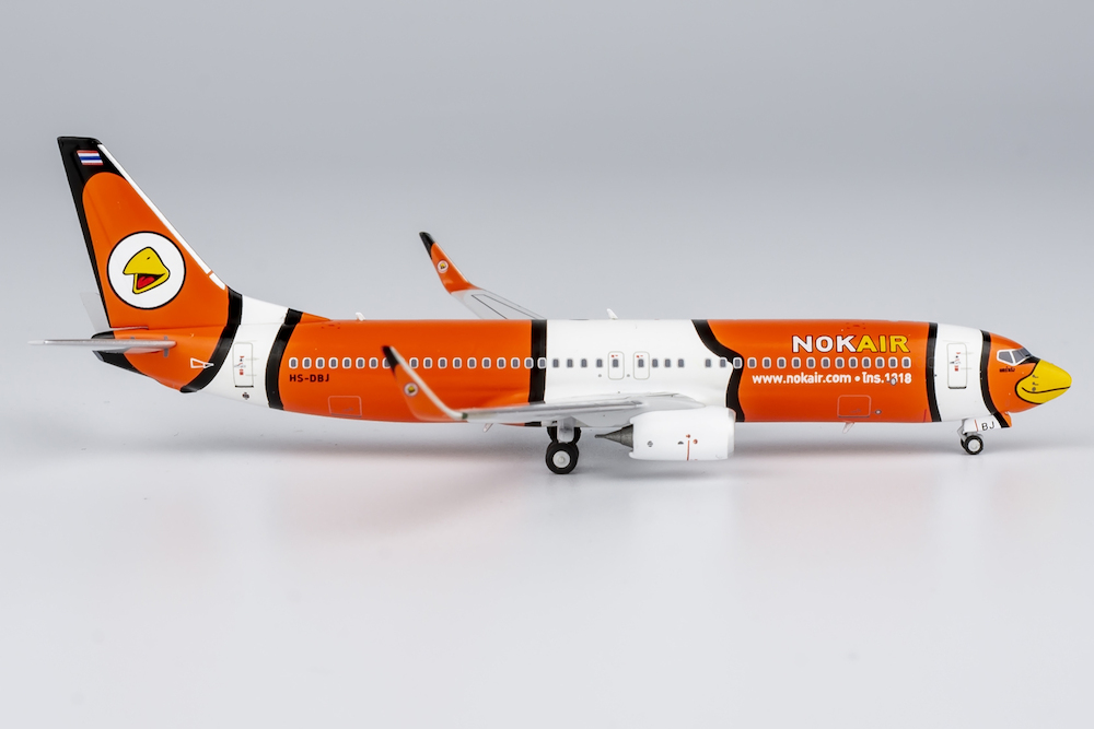    Boeing 737-800 "Nok Ra Rueng"