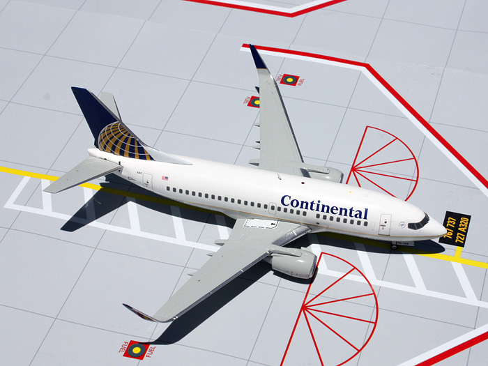    Boeing 737-500  Continental