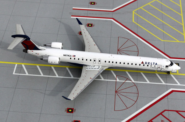 ������������� ������ �������� Bombardier CRJ-900 ������������ Delta