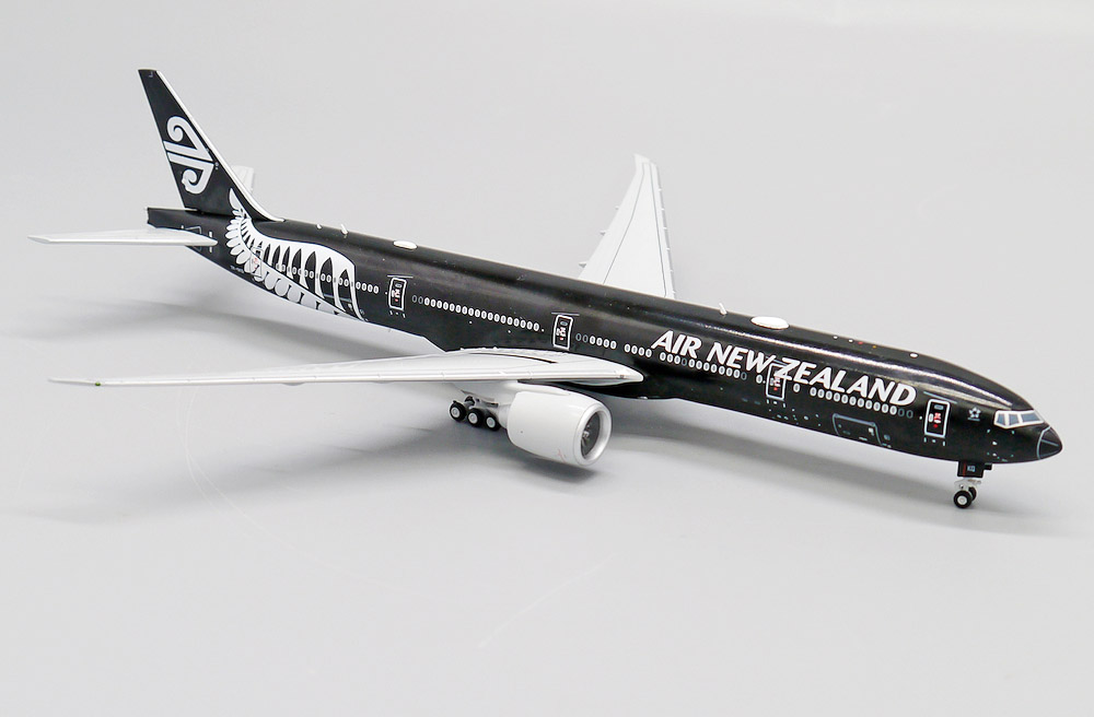    Boeing 777-300ER "All Blacks"