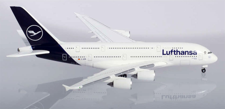 Модель самолета  Airbus A380