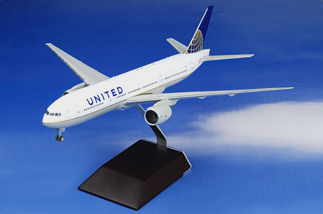    Boeing 777-200  United