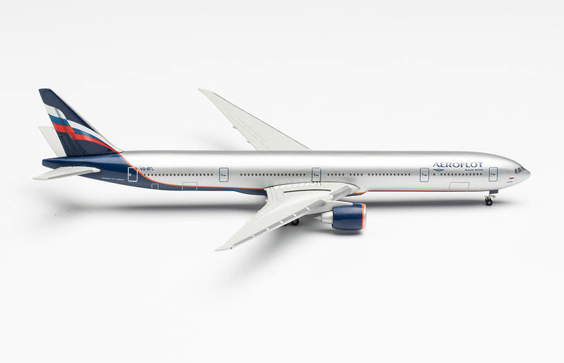 Коллекционная модель самолета Боинг-777-300 Аэрофлота в масштабе 1:500