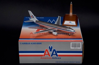 Металлическая модель самолета Airbus A300-600 American Airlines Металлическая модель самолета Airbus A300-600 American Airlines