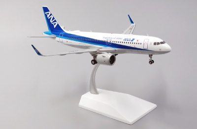 Модель самолета Airbus A320neo Модель самолета Airbus A320neo