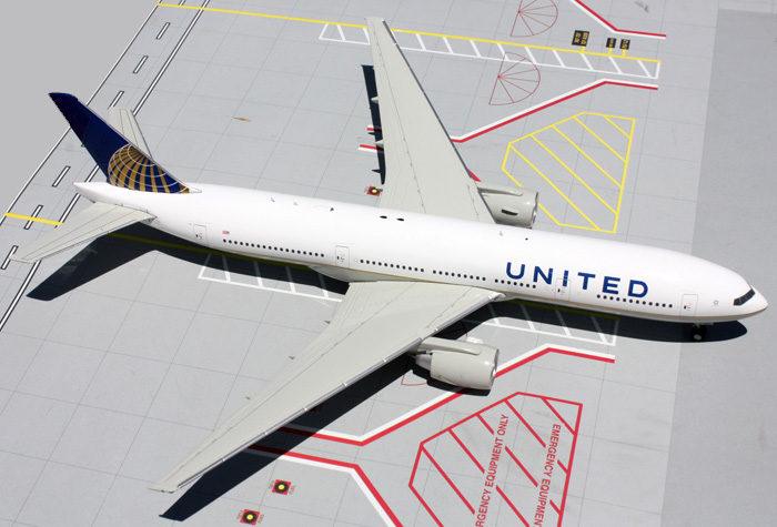 ������������� ������ �������� Boeing 777-200 ������������ United