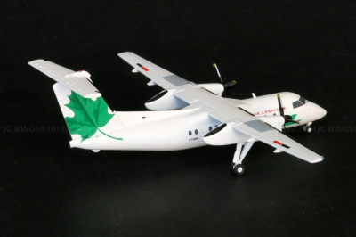 Модель самолета Bombardier Dash 8-100 Модель самолета Bombardier Dash 8-100