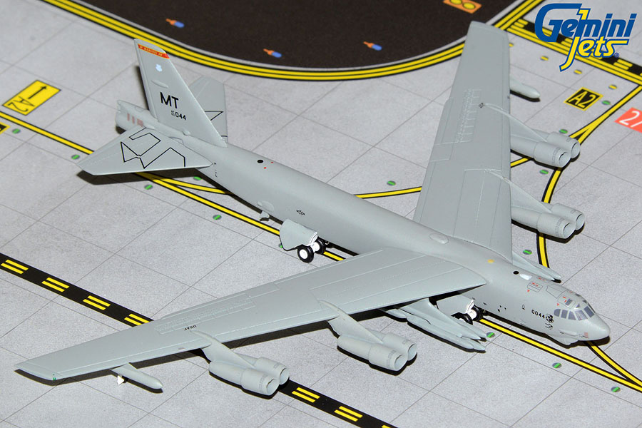 Модель самолета  Boeing B-52H Stratofortress