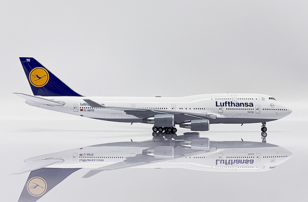    Boeing 747-400 ( )