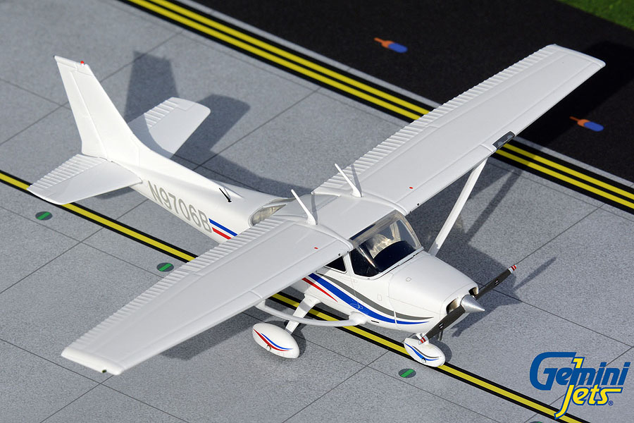 Модель самолета  Cessna 172 Skyhawk