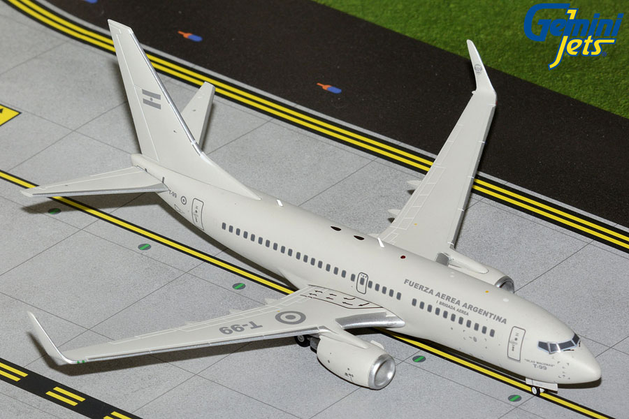    Boeing 737-700
