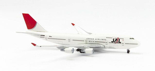������������� ������ �������� Boeing 747-400 ������������ JAL