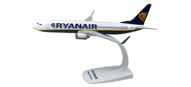 Готовая модель самолета Боинг-737-800 авиакомпании Ryanair