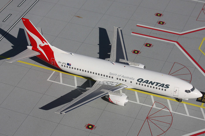    -737-400  Qantas