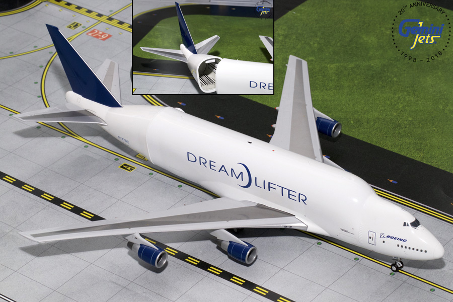 Модель самолета  Boeing 747LCF Dreamlifter (с дефектом)