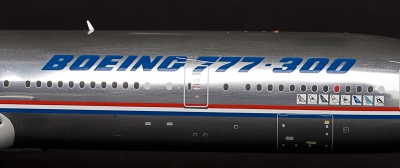 Модель самолета Boeing 777-300 Модель самолета Boeing 777-300