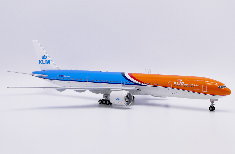    Boeing 777-300ER "Orange Pride"