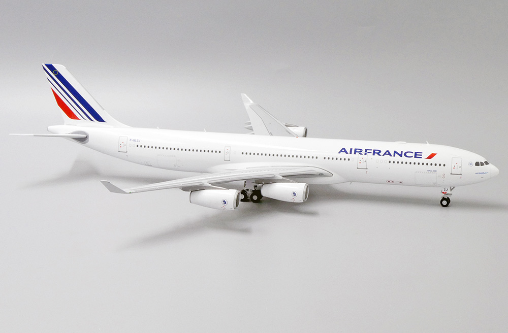 Модель самолета  Airbus A340-300
