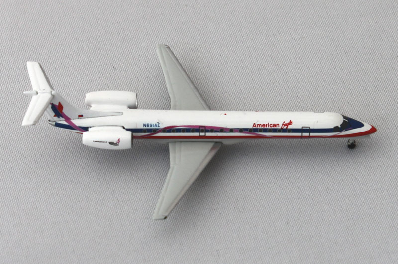 ������������� ������ �������� Embraer ERJ-145 ������������ American Eagle
