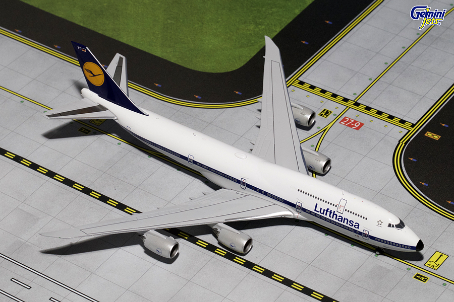Модель самолета  Boeing 747-8I "Retro"