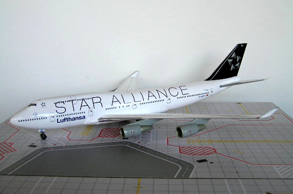    Boeing 747-400 Lufthansa   Star Alliance