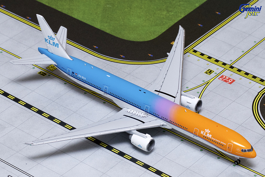    Boeing 777-300ER "Orange Pride"