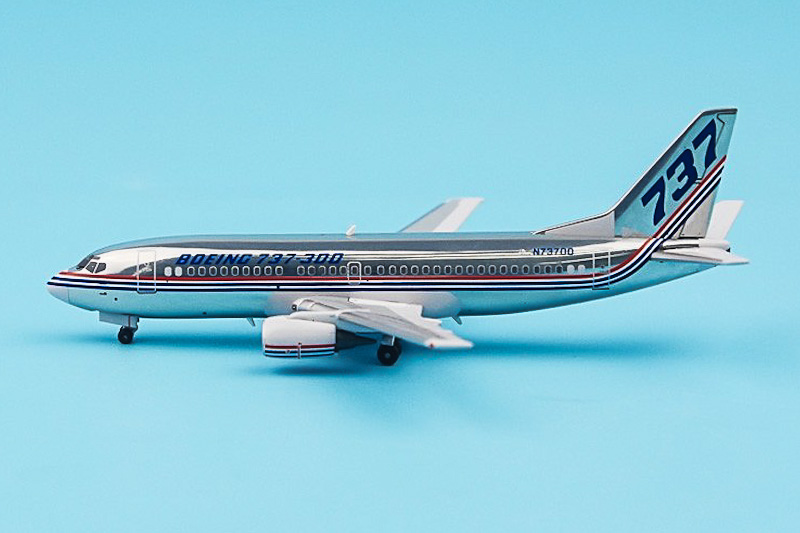 Модель самолета  Boeing 737-300