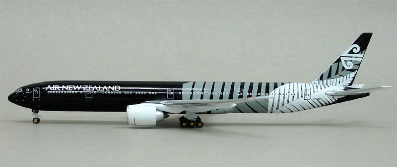    -777-300  Air New Zealand
