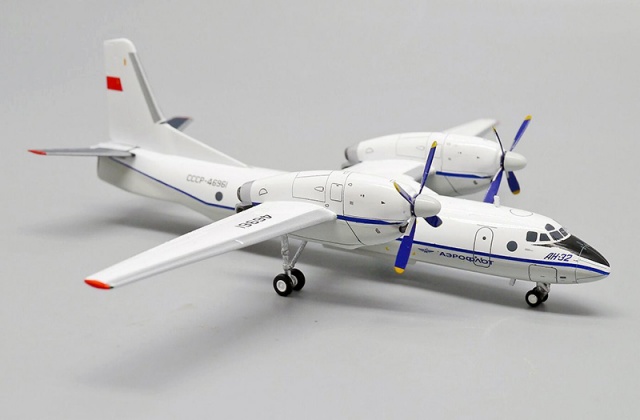 Новые модели самолетов Ан-32 от AviaBoss